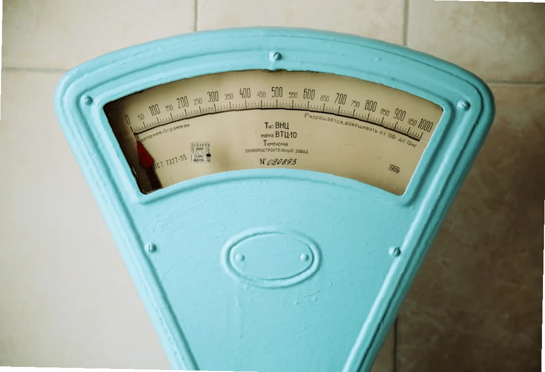 애플사이다 비니거와 체중계 이미지