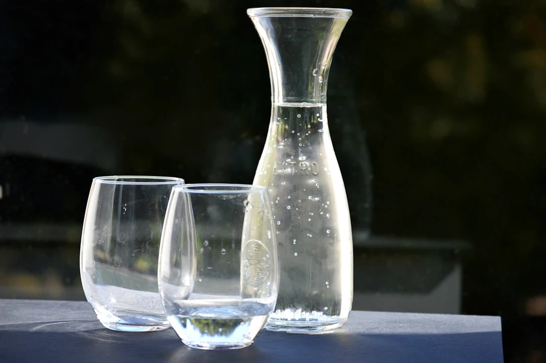 물에 희석된 애플사이다 비니거 이미지