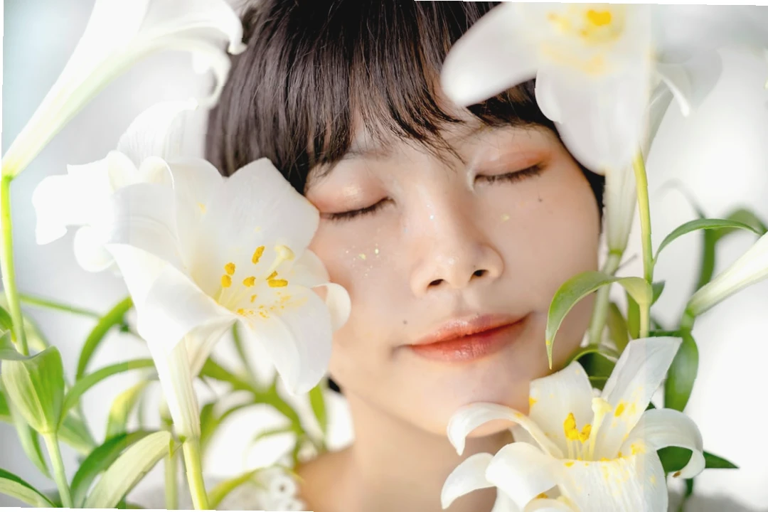 겨울철 피부건조 충분한 수면과 균형 잡힌 식단을 보여주는 이미지